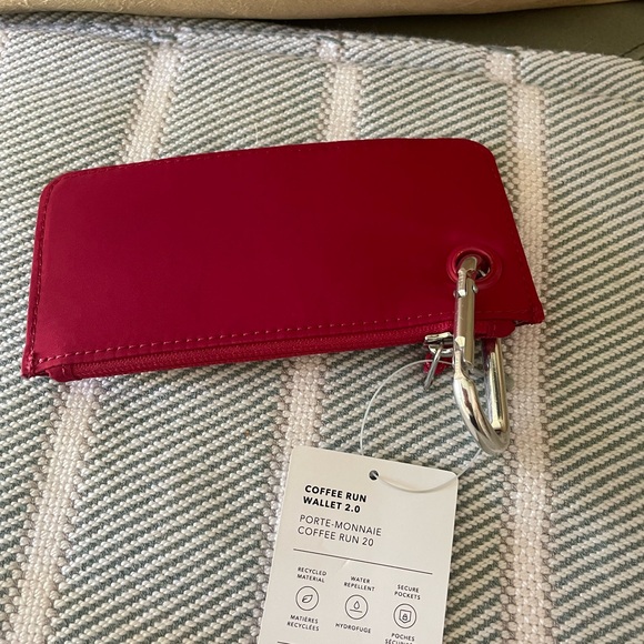 Athleta Red Card Holders NWT - Picture 3 of 6